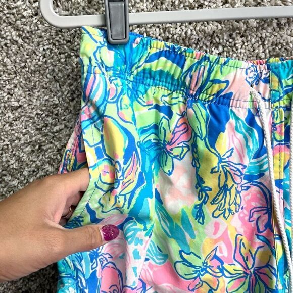 Lilly Pulitzer Swim Trunks Men’s Medium Capri Nylon Drawstring 6” - Picture 2 of 7